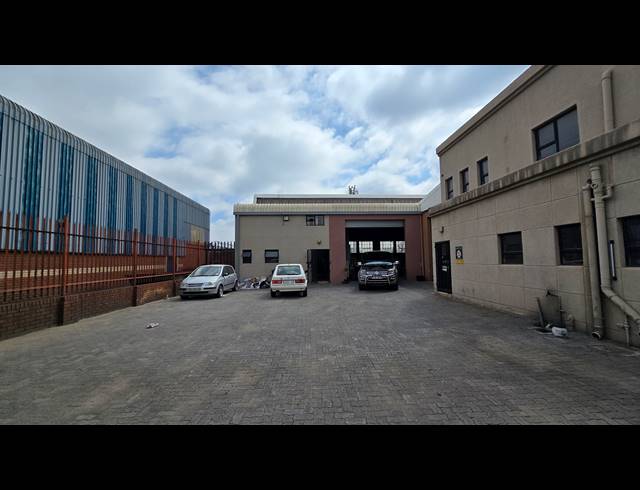 486M² WAREHOUSE TO LET IN SPARTAN
